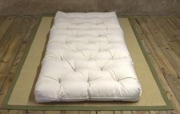Futonmatras van 140 cm beschikbaar voor biedingen