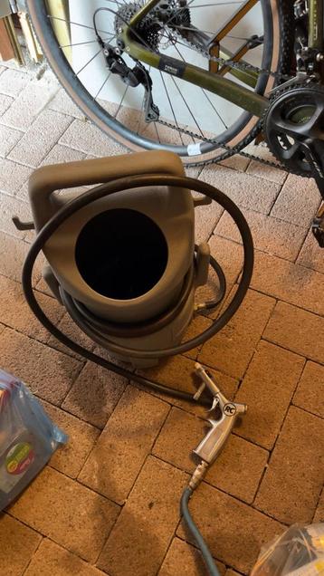 Zandstraler + zand beschikbaar voor biedingen