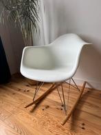 Moderne design schommelstoel wit kunststof, Huis en Inrichting, Ophalen, Zo goed als nieuw, Wit, Kunststof