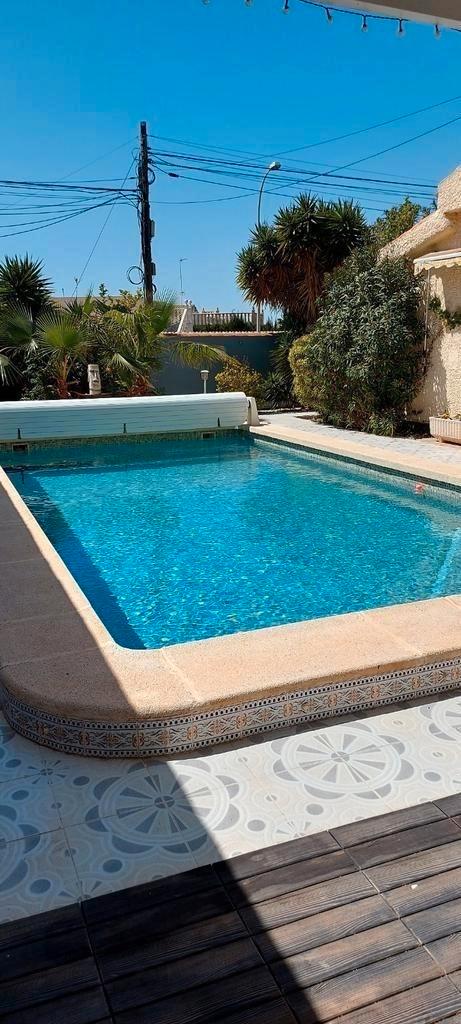 Location Villa avec piscine privée a Torrevieja pour 6 pers, Vakantie, Vakantiehuizen | Spanje, Costa Blanca, Landhuis of Villa