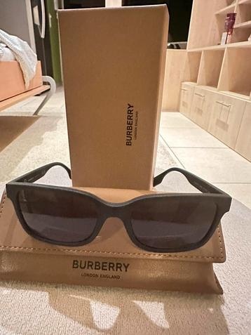 Burberry Zonebrillen Heren Nieuwe beschikbaar voor biedingen