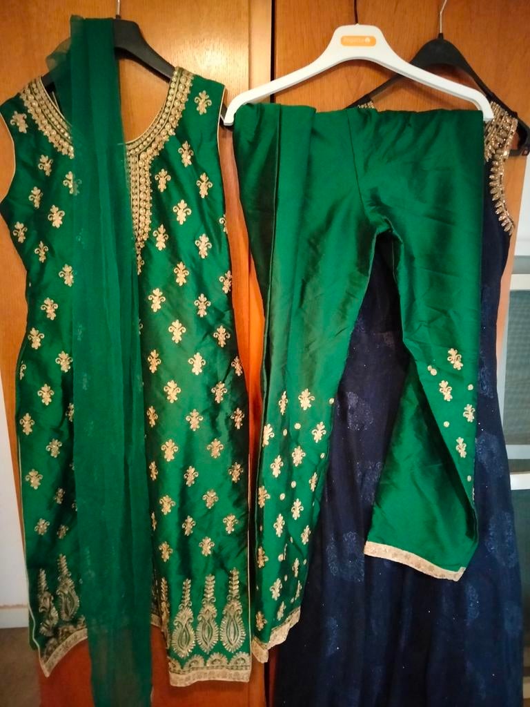 Groen kleed met broek en sjaal, maat medium (ruim), Kleding | Dames, Trouwkleding en Trouwaccessoires, Ophalen, Zo goed als nieuw