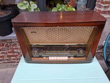Radio Braun  beschikbaar voor biedingen