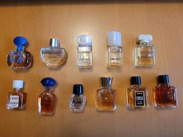 lot parfum miniaturen  beschikbaar voor biedingen