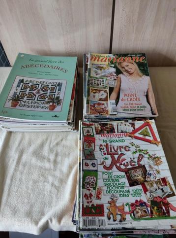 Livre de broderie  beschikbaar voor biedingen