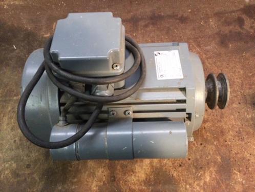 3 Electro motoren 230V, Doe-het-zelf en Bouw, Motoren, Gebruikt, Elektromotor, 1400 tot 1800 rpm, Ophalen