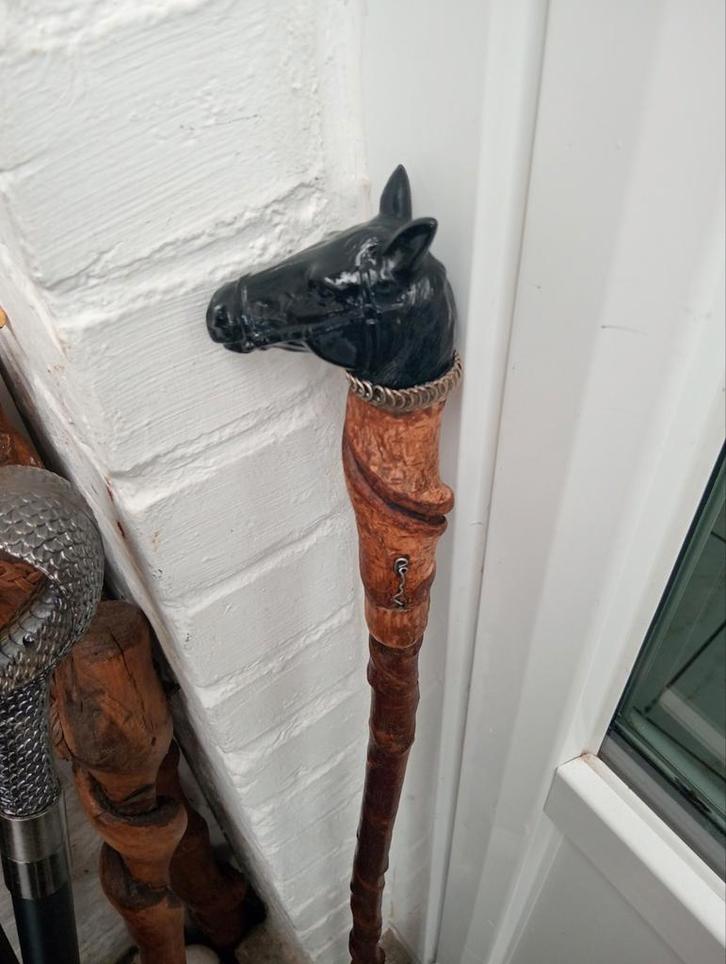 Canne artisanale cheval, Divers, Bâtons de marche, Enlèvement ou Envoi