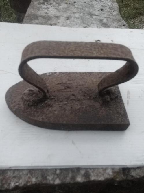 Zeer vintage strijkijzer, Huis en Inrichting, Woonaccessoires | Overige, Gebruikt, Verzenden