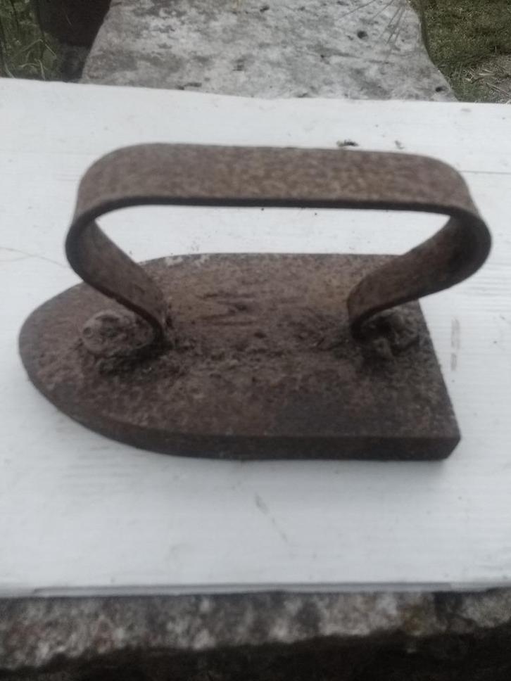 Zeer vintage strijkijzer, Huis en Inrichting, Woonaccessoires | Overige, Gebruikt, Verzenden