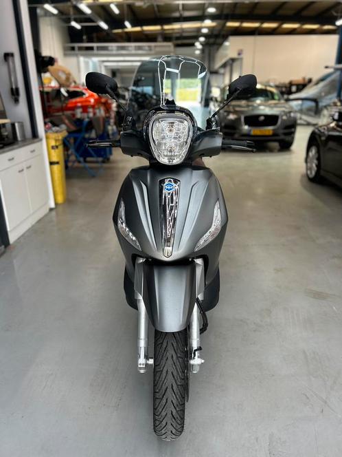 Piaggio beverly 350 2018, Motoren, Motoren | Piaggio, Particulier, Minimaal motorrijbewijs A2, ABS, Traction Control, Ophalen