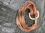 Bruine armband met gouden detail, Handtassen en Accessoires, Armbanden, Ophalen of Verzenden, Nieuw, Bruin, Goud