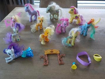 verzameling van 11 My Little Pony paardjes met accessoires beschikbaar voor biedingen