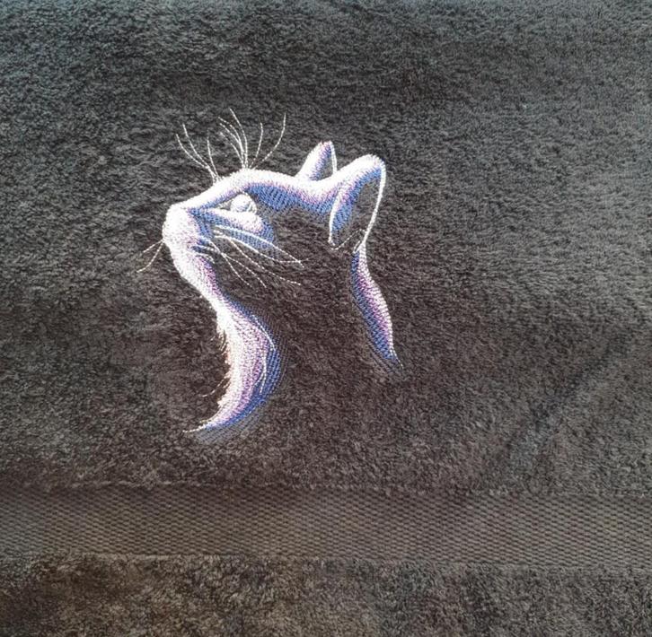 handdoek met kattenkop, Huis en Inrichting, Badkamer | Badtextiel en Accessoires, Nieuw, Handdoek, Zwart, Ophalen of Verzenden