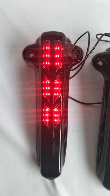 Overzet kappen met verlichting voor voorvork Harley Davidson beschikbaar voor biedingen