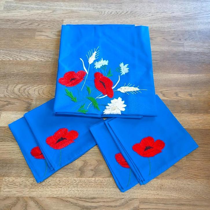 vintage geborduurde tafelset tafelkleed servetten, Huis en Inrichting, Tafelkleden, Ophalen of Verzenden