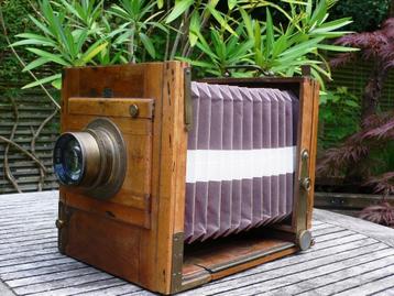 Antieken houten reis camera. Fototoestel in acajou,  beschikbaar voor biedingen