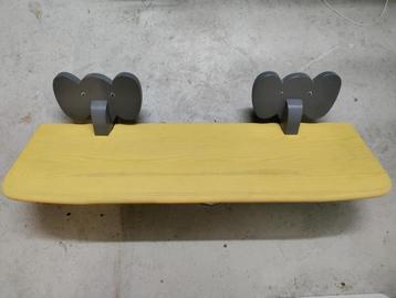 Lot d'étagères murales pour chambre d'enfant en bois massif beschikbaar voor biedingen