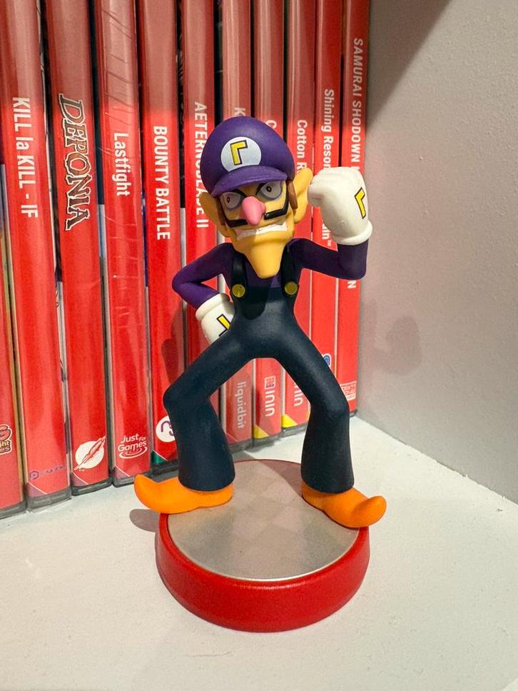 Amiibo Waluigi (Super Mario Collection), Games en Spelcomputers, Games | Nintendo Switch, Zo goed als nieuw, Ophalen of Verzenden