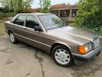 Mercedes 190E  2.0 benzine oldtimer met maar 92.711km, Autos, Brun, Automatique, Tissu, Achat