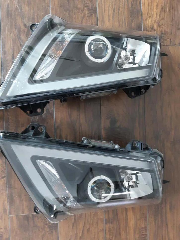 VOLVO FH4 XENON KOPLAMP RE 21221145U/LI 21221146U FH16 LOOK, Auto-onderdelen, Vrachtwagen-onderdelen, Volvo, Verlichting, Gebruikt