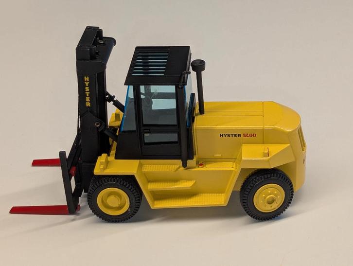 Hyster 12.00 XL NZG 362 1:30, Hobby en Vrije tijd, Modelauto's | Overige schalen, Zo goed als nieuw, Overige typen, Ophalen of Verzenden