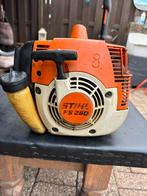 Débroussailleuse/coupe-arêtes Stihl FS 250, Jardin & Terrasse, Taille-haies, Comme neuf, Enlèvement, Essence