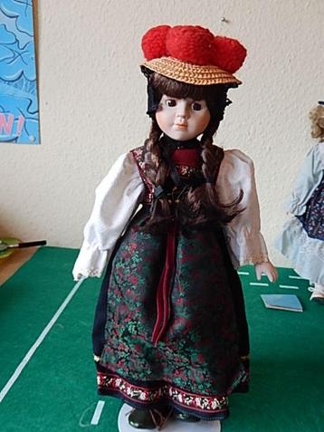 poppen porselein beschikbaar voor biedingen