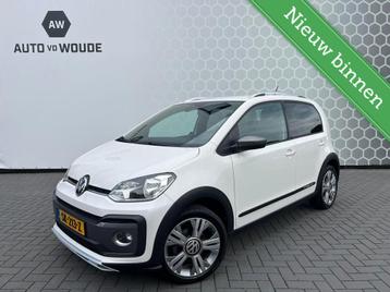 Volkswagen Up! 1.0 BMT cross up! Cruise PDC Zwarte hemel beschikbaar voor biedingen