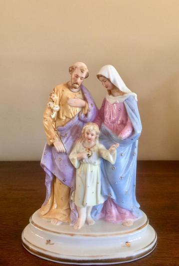 Statue en biscuit de la Sainte Famille