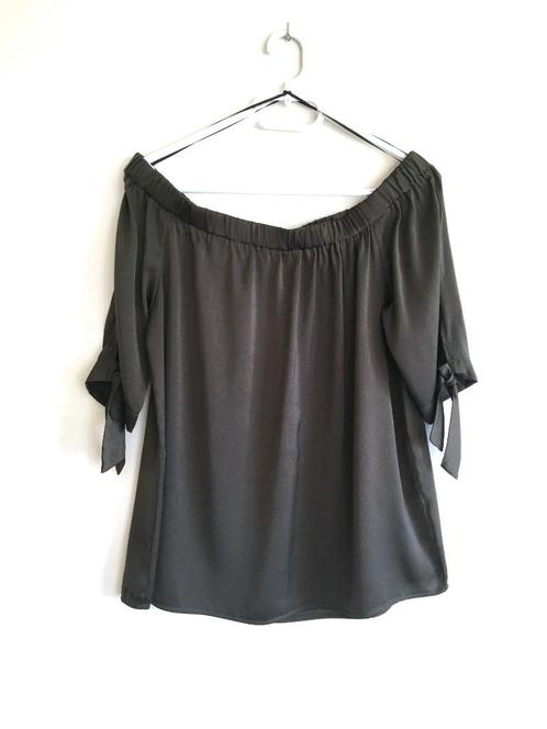 H&M prachtige blouse - top - 38, Kleding | Dames, Blouses en Tunieken, Zo goed als nieuw, Maat 38/40 (M), Grijs, Ophalen of Verzenden