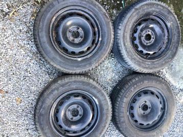 set baden met velgen 195/70R15 C beschikbaar voor biedingen