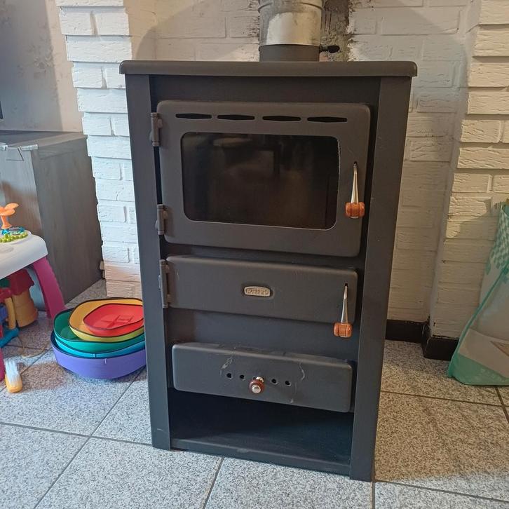 Houtkachel PRITY, Huis en Inrichting, Kachels, Zo goed als nieuw, Houtkachel, Gas, Ophalen