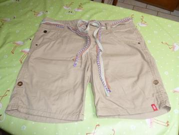 beige korte broek maat 36