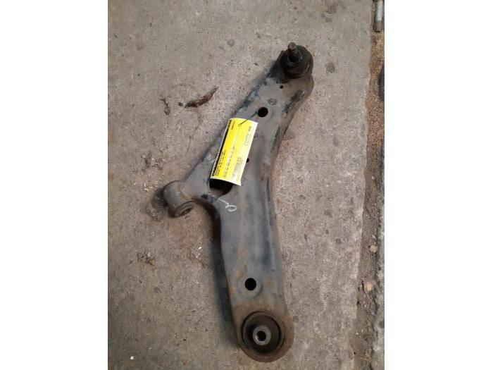 Draagarm rechts-voor van een Suzuki Alto, Auto-onderdelen, Ophanging en Onderstel, Suzuki, Gebruikt, 3 maanden garantie, Ophalen of Verzenden