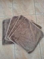 4 kussenhoezen taupe, Huis en Inrichting, Woonaccessoires | Kussens, Ophalen of Verzenden, Zo goed als nieuw, Vierkant