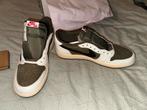 Nieuw *Travis Scott Jordan 1 Low Medium Olive maat 46* Nieuw, Kleding | Heren, Schoenen, Ophalen, Nieuw