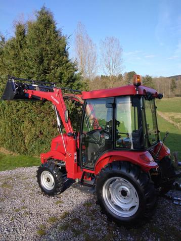 Tracteur Compacte - Cabine et Chargeur -40 CV- 450 Hrs - 4x4 disponible aux enchères