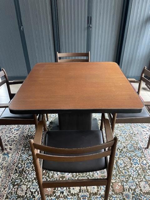 VINTAGE TAFEL VAN DEN BERGHE - PAUVERS, Huis en Inrichting, Tafels | Eettafels, Gebruikt, 50 tot 100 cm, 50 tot 100 cm, Vier personen