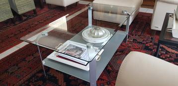 Prachtige design salontafel beschikbaar voor biedingen