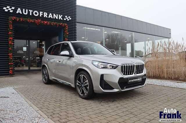 BMW X1 25E_M-SPORT / 360CAM / PANO / DRIV PRO / 19' / HUD, Autos, BMW, Entreprise, X1, 4x4, ABS, Phares directionnels, Régulateur de distance