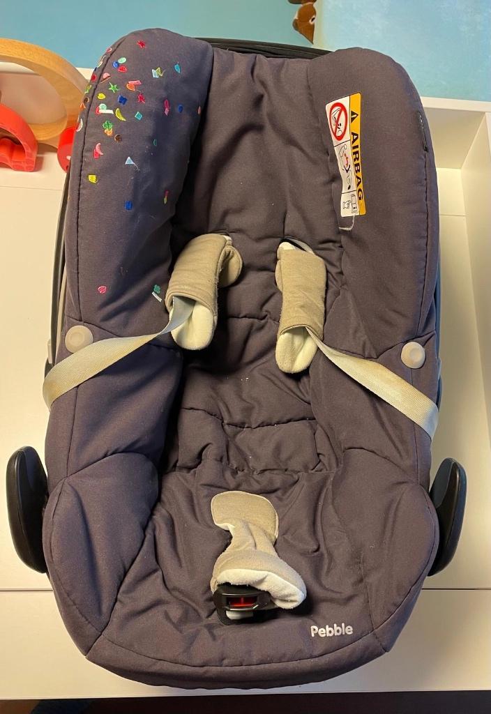 Maxi Cosi met regenhoes en muggengaas, Kinderen en Baby's, Autostoeltjes, Gebruikt, Maxi-Cosi, 0 t/m 10 kg, Overige methoden, Zijbescherming