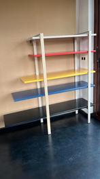 Kleurrijk wandrek Interlübke, Enlèvement