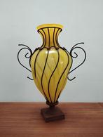 Grote Antieke Gele Venetiaanse vloervaas in ijzeren frame, Antiek en Kunst, Ophalen of Verzenden