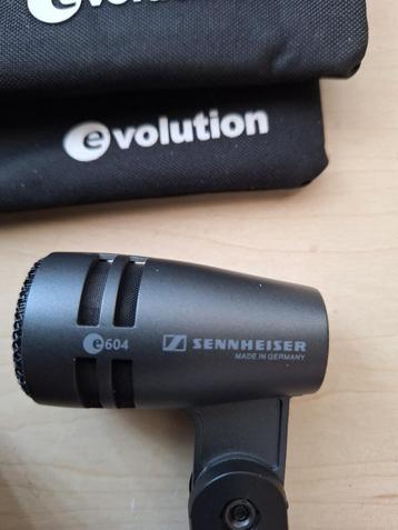 2x Sennheiser e604 drummicro., Musique & Instruments, Microphones, Enlèvement ou Envoi, Comme neuf, Micro pour instrument