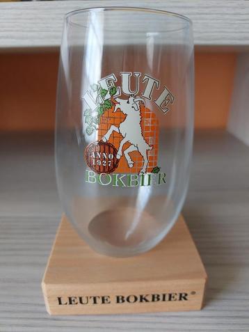 Glas Leute Bokbier beschikbaar voor biedingen