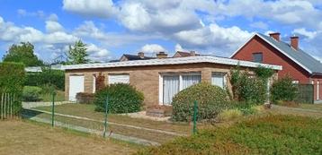 Bungalow met drie slaapkamers in residentiële wijk beschikbaar voor biedingen