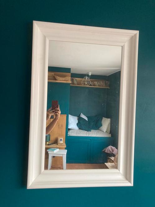 *Mooie witte wandspiegel in landelijke stijl*, Huis en Inrichting, Woonaccessoires | Spiegels, Zo goed als nieuw, Ophalen