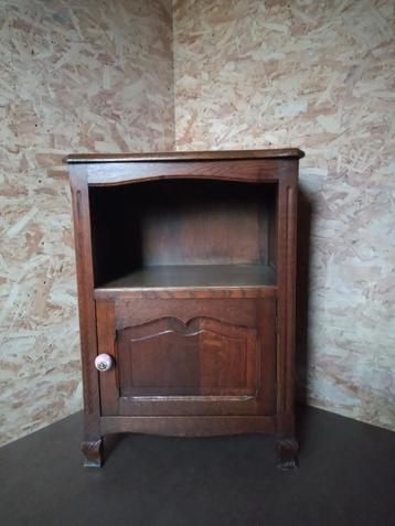 retro kinderkastje beschikbaar voor biedingen