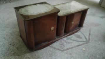 Fineereiken houten commode met glazen tablet (vintage) beschikbaar voor biedingen