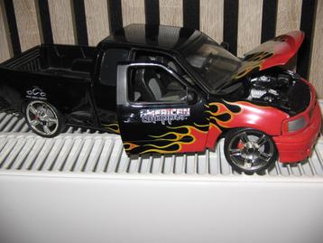 pick-up modellen op 1/18 zonder doos beschikbaar voor biedingen